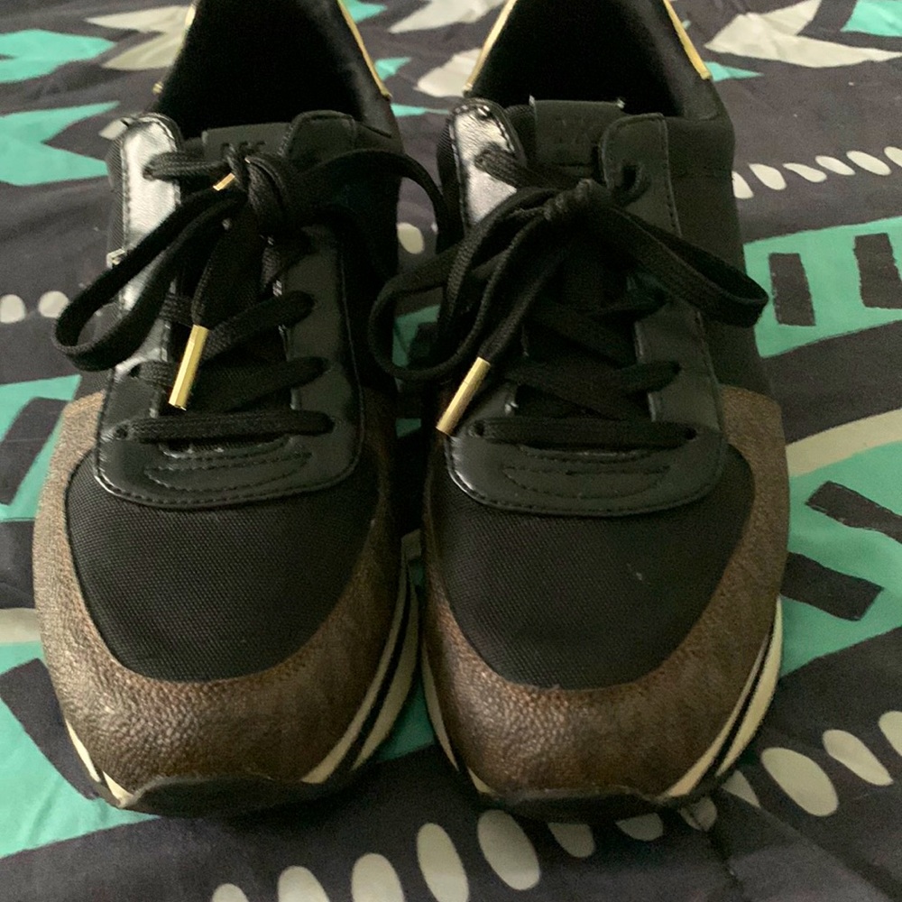 Micheal Kors Athletic shoes size 9.5m